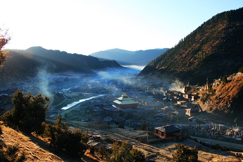 A scenic view of Ganzi Larima Shiban Cangzhai