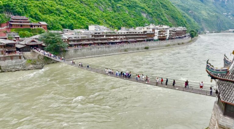 Exploring Ganzi Ludingqiao: A Journey Through Culture and Nature in Garze Prefecture