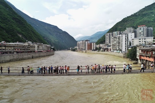 A scenic view of Ganzi Ludingqiao