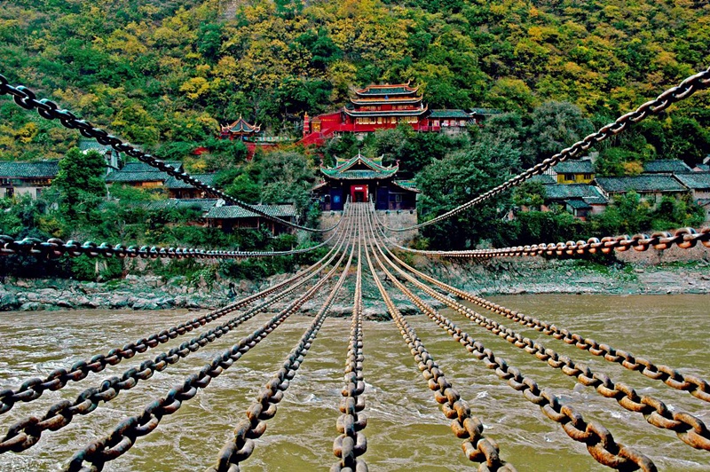 A scenic view of Ganzi Ludingqiao