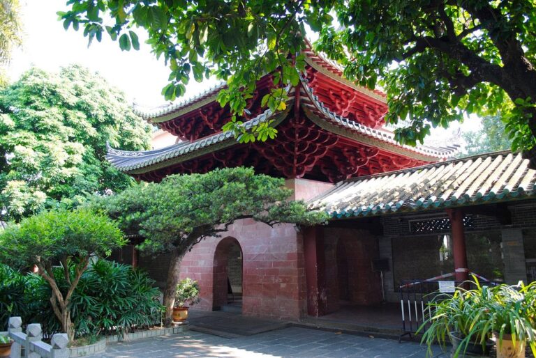 Top 5 Reasons to Visit Guangzhou Huaishengsi Guangta: Experience the Heart of Guangdong’s Heritage