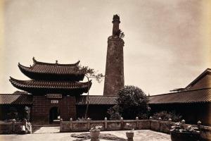 A scenic view of Guangzhou Huaishengsi Guangta