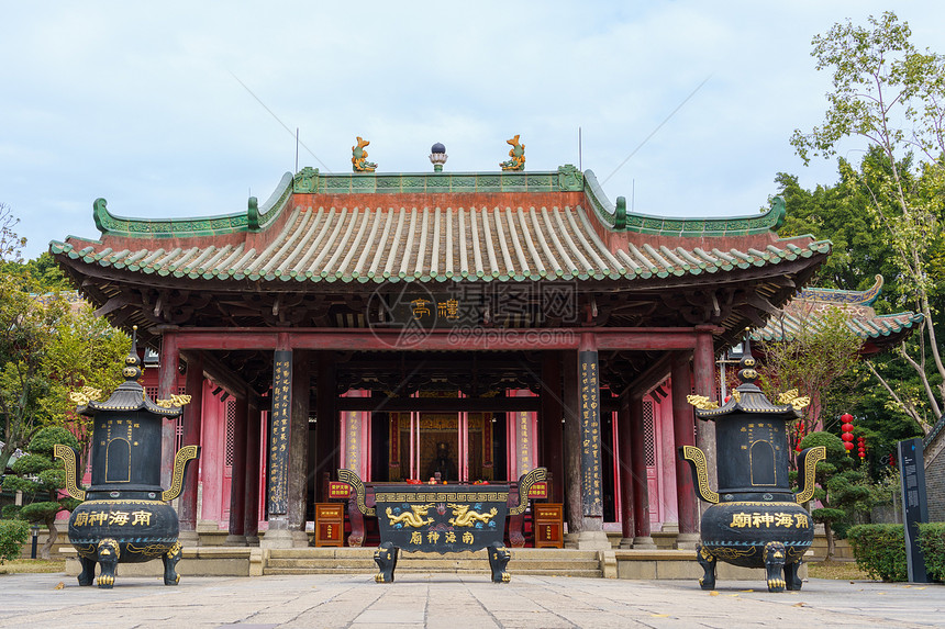 A scenic view of Guangzhou Nanhai Shenmiao