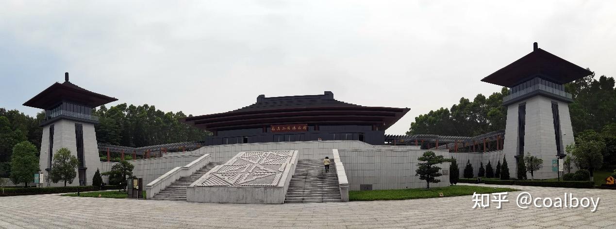 A scenic view of Guangzhou Nanhan Erling