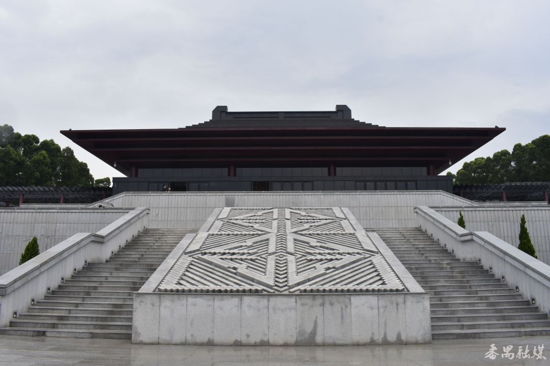 A scenic view of Guangzhou Nanhan Erling