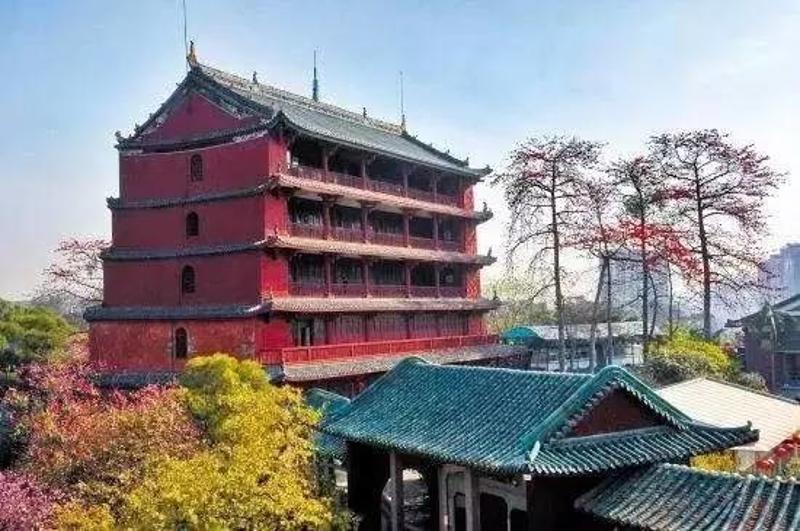 A scenic view of Guangzhou Zhenhailou Mingchengqiang