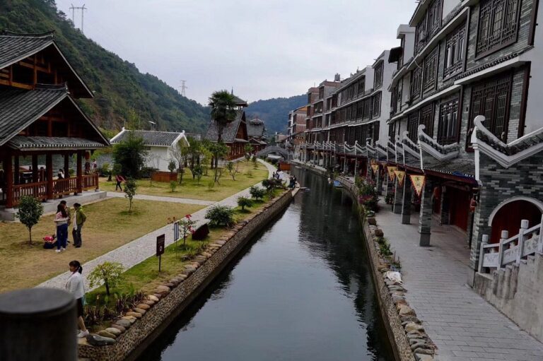 Experience the Unique Culture of Guilin Gongcheng Gujianzhuqun: Your Ultimate Travel Companion