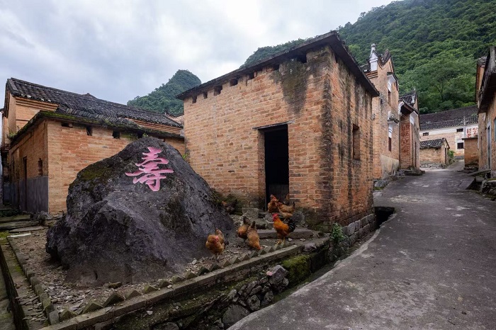 A scenic view of Guilin Lewancun Gujianzhuqun