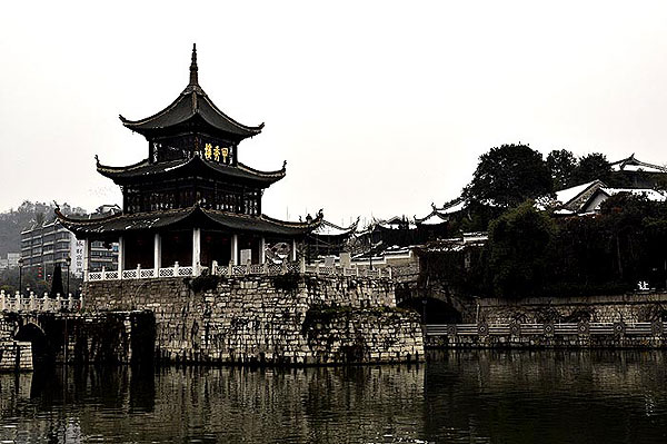 A scenic view of Guiyang Wenchange He Jiaxiulou