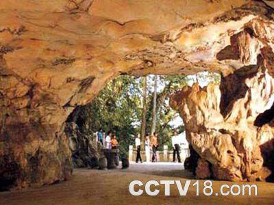 A scenic view of Guiyang Yangmingdong He Yangmingci