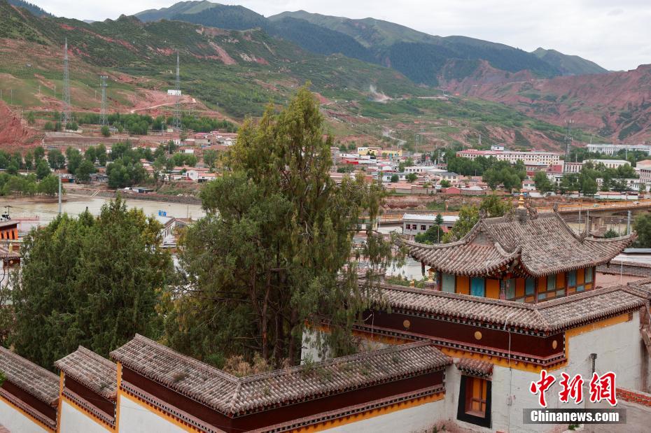 A scenic view of Guoluo Lajiasi