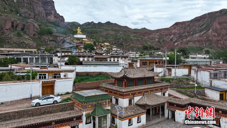 A scenic view of Guoluo Lajiasi