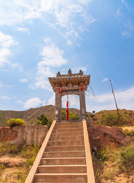 A scenic view of Guyuan Xumishan Shiku
