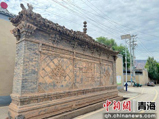 A scenic view of Haidong Ahetan Qingzhensi