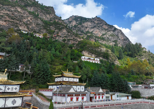 A scenic view of Haidong Youningsi