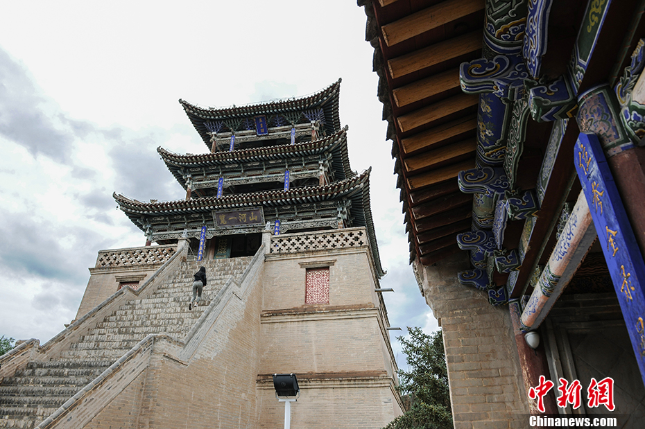 A scenic view of Hainan Guide Wenmiao Ji Yuhuangge