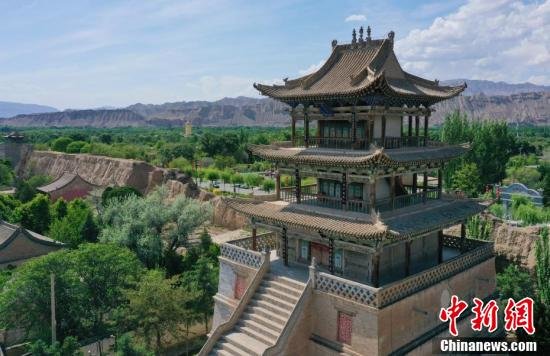 A scenic view of Hainan Guide Wenmiao Ji Yuhuangge