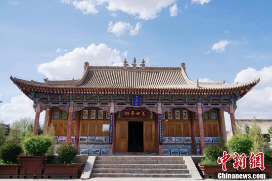 A scenic view of Hainan Guide Wenmiao Ji Yuhuangge