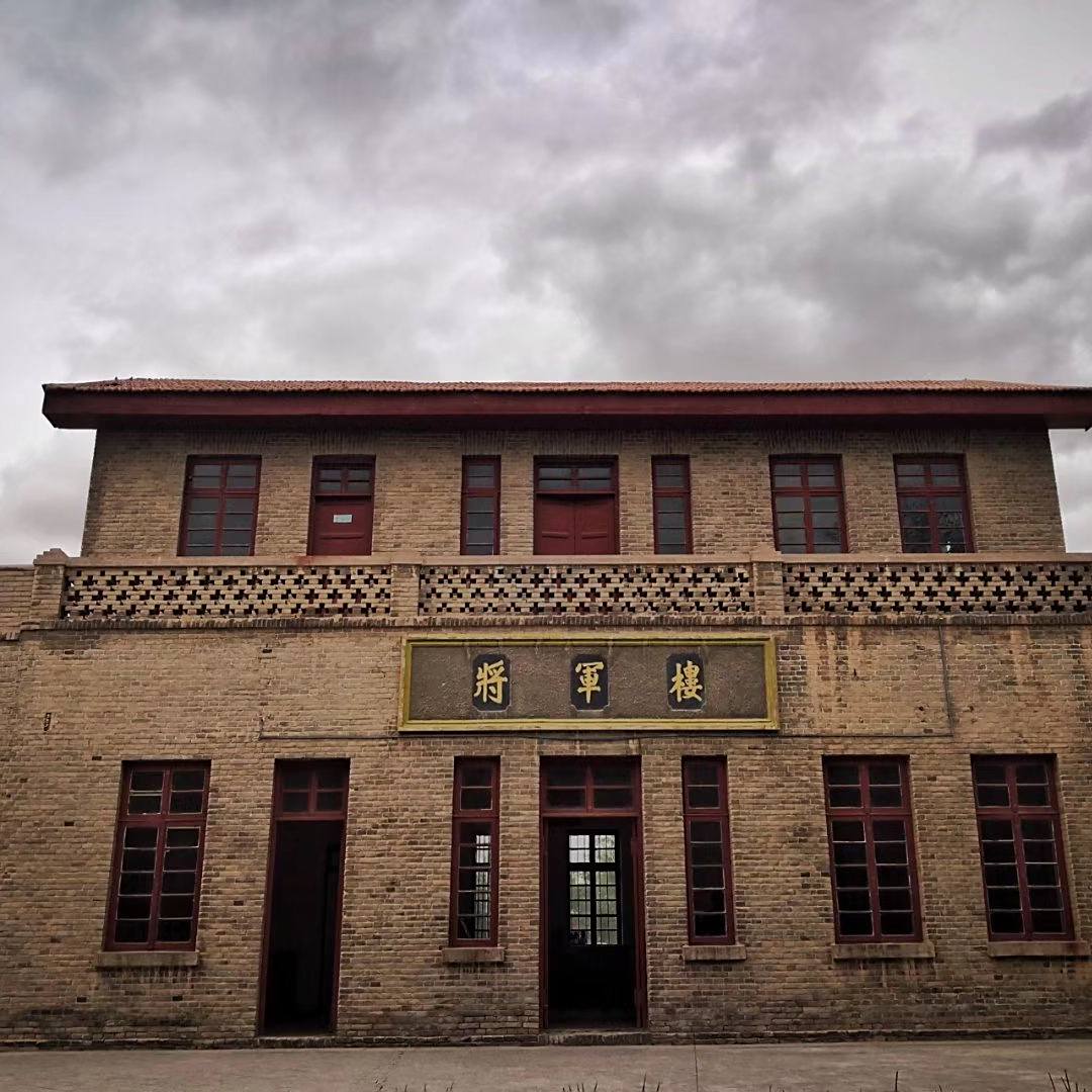 A scenic view of Haixi Qingzang Gonglu Jianshe Zhihuibu Jiuzhi