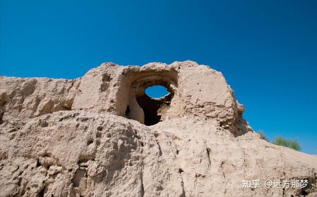 A scenic view of Hami Baiyanggou Fosi Yizhi