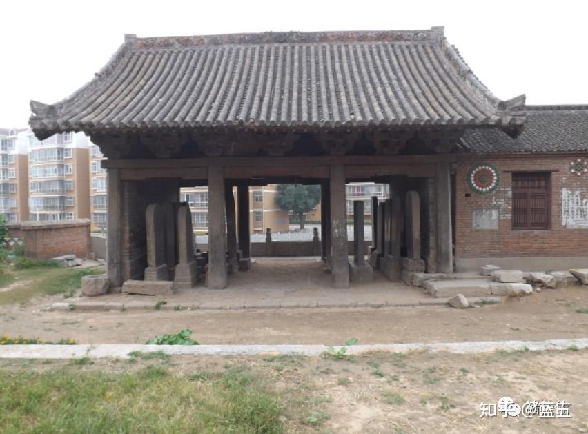 A scenic view of Handan Chengtang Temple Gate