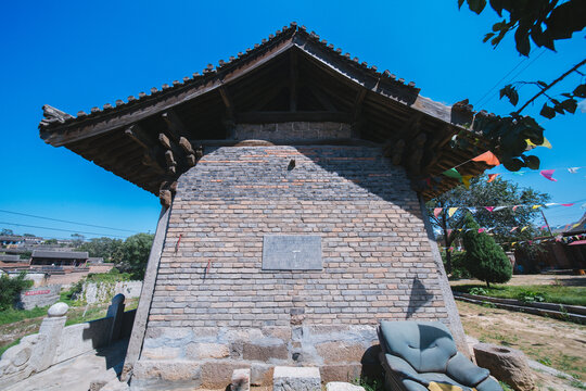 A scenic view of Handan Chengtang Temple Gate