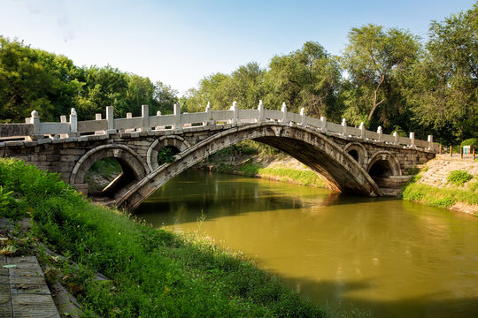 A scenic view of Handan Hongji Bridge