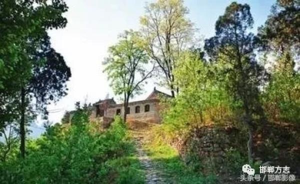 A scenic view of Handan Jiujiang Shengmu Temple