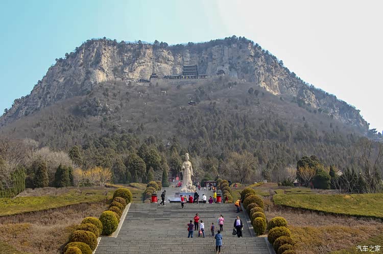 A scenic view of Handan Wahuang Palace And Stone Carvings
