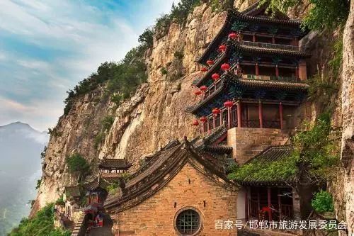 A scenic view of Handan Wahuang Palace And Stone Carvings