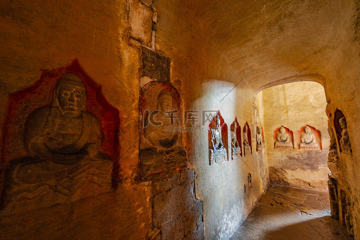 A scenic view of Handan Xiangtangshan Grottoes