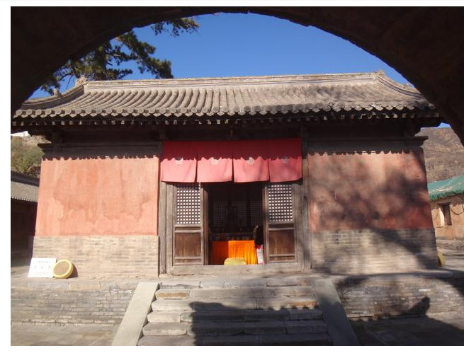 A scenic view of Handan Yuquan Temple Main Hall