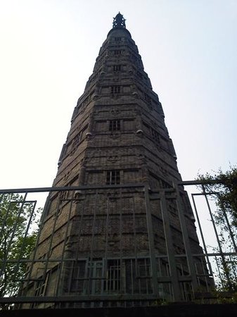 A scenic view of Hangzhou Baochuta
