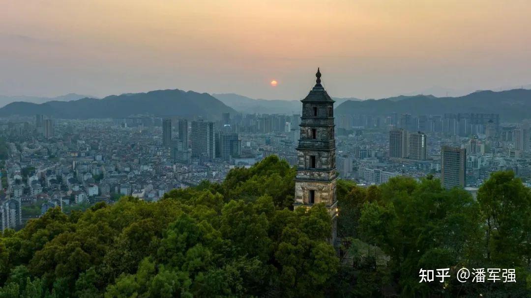 A scenic view of Hangzhou Gongchenta Ji Gongchensi Yizhi