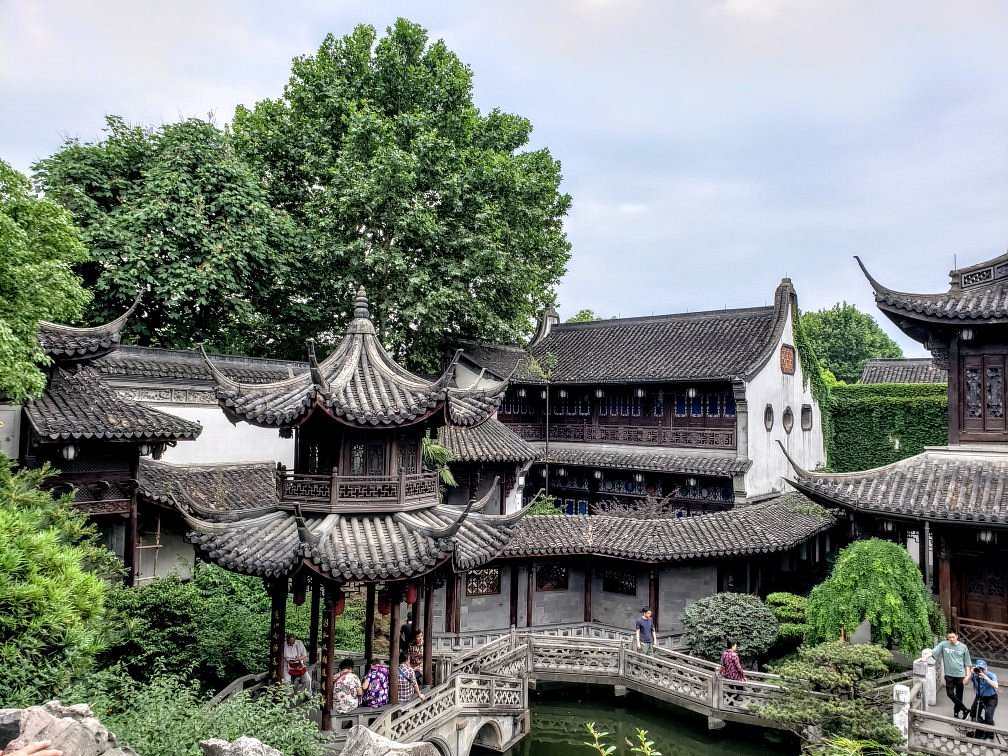 A scenic view of Hangzhou Huqingyutang