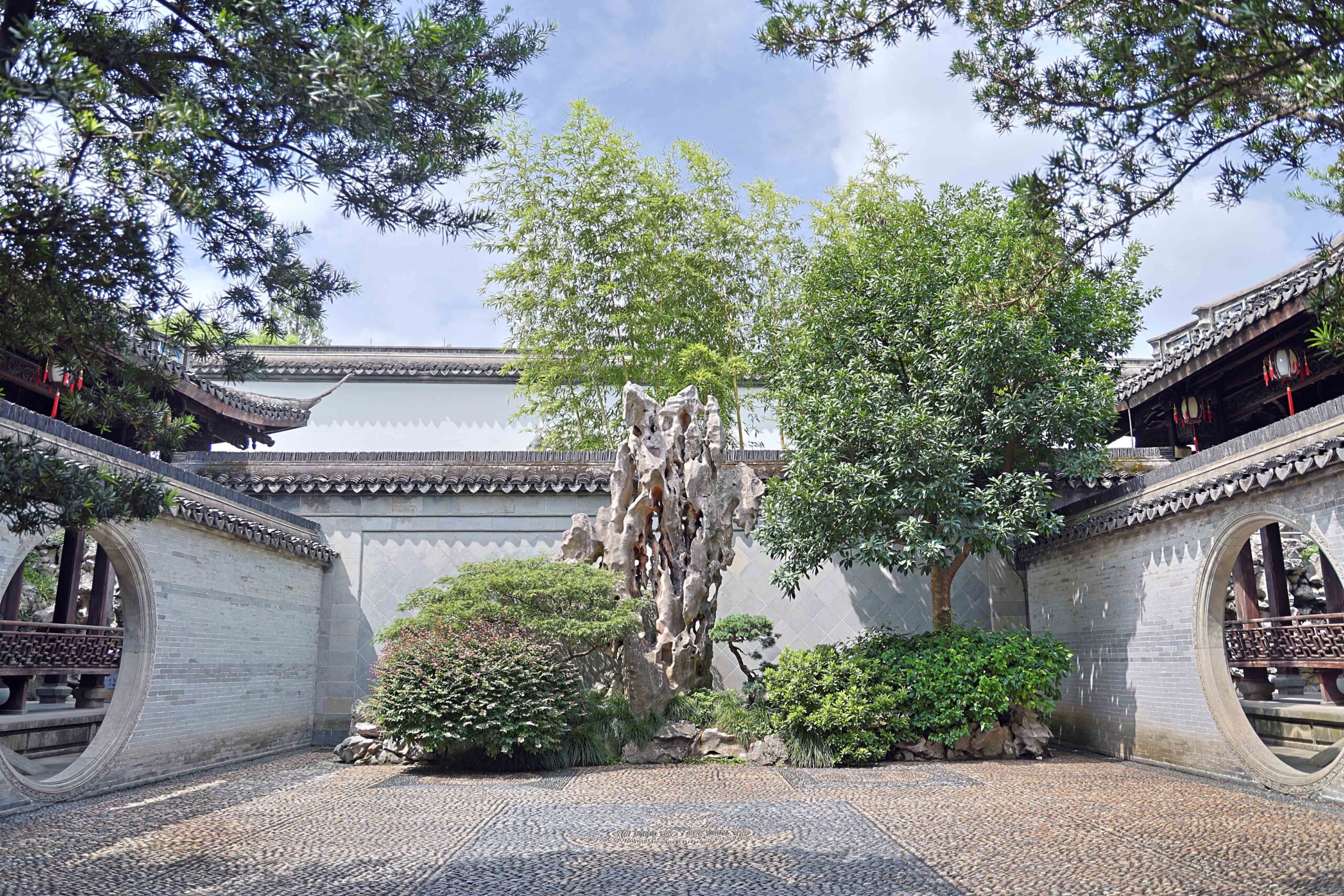 A scenic view of Hangzhou Huqingyutang