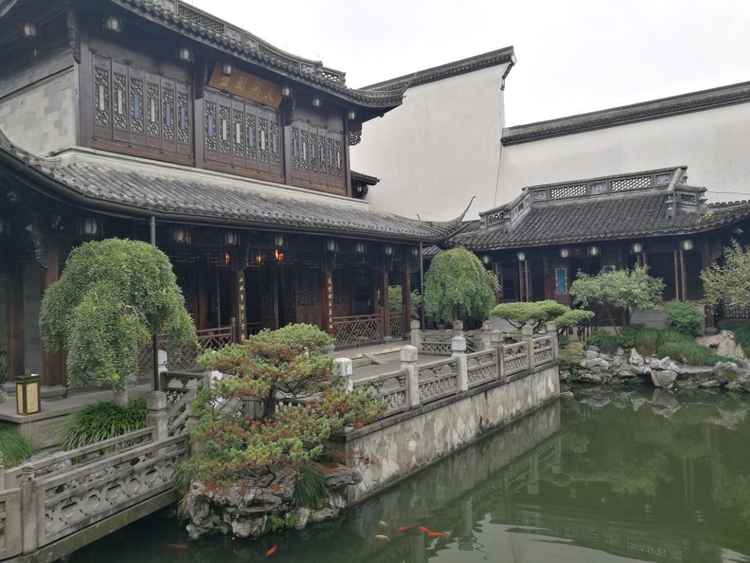 A scenic view of Hangzhou Huqingyutang