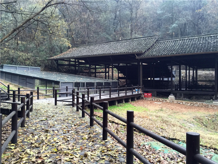 A scenic view of Hangzhou Jiaotanxia He Laohudong Yaozhi