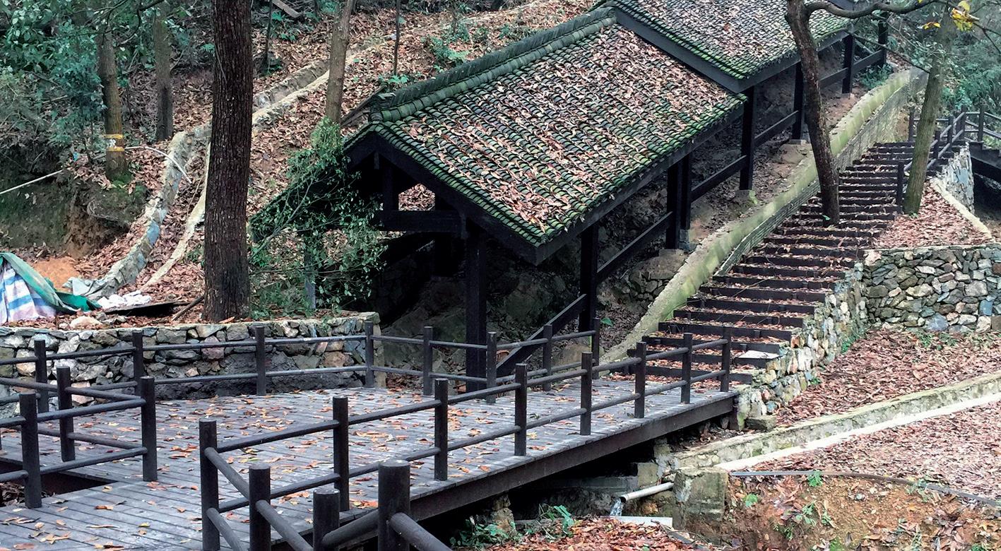 A scenic view of Hangzhou Jiaotanxia He Laohudong Yaozhi