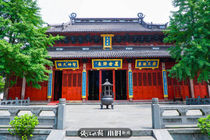 A scenic view of Hangzhou Kongmiao Beilin