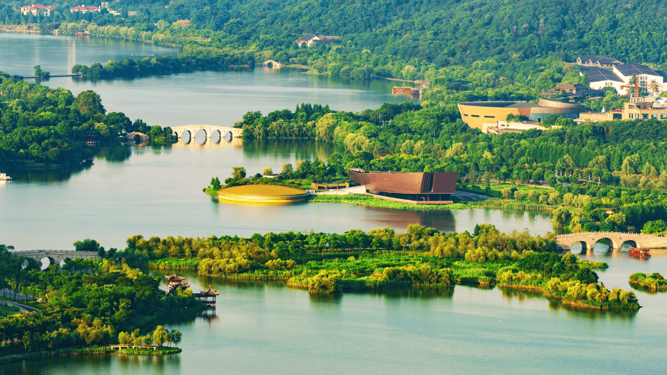 A scenic view of Hangzhou Kuahuqiao Yizhi