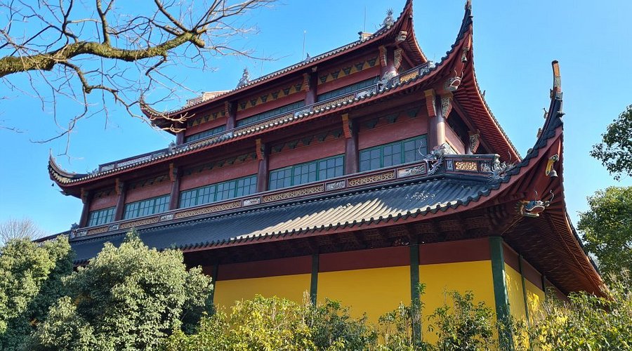 A scenic view of Hangzhou Lingyinsi Shita He Jingchuang