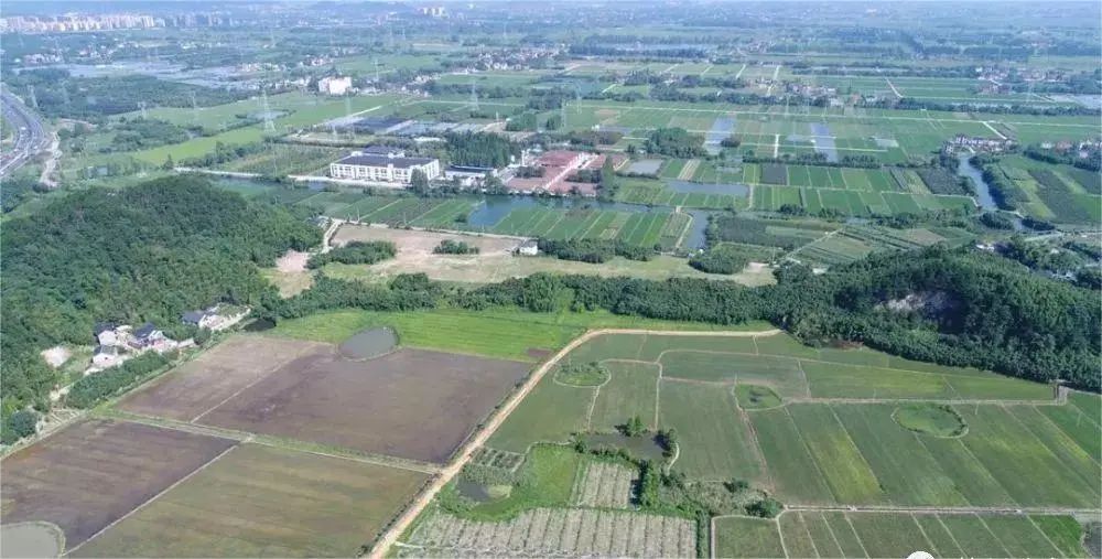 A scenic view of Hangzhou Liyuyshan Laohuling Shuiba Yizhi