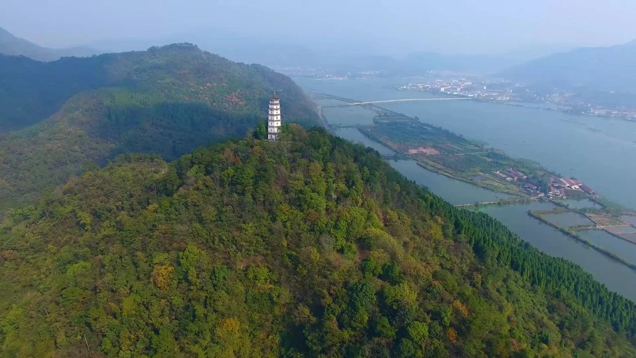 A scenic view of Hangzhou Meicheng Nanfengta He Beifengta