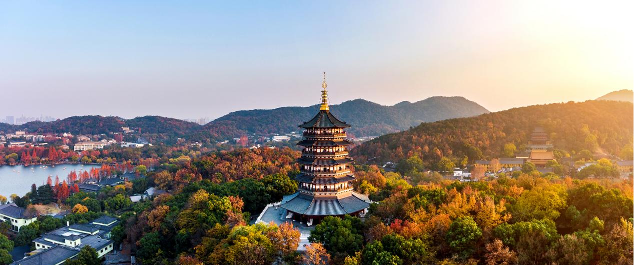 A scenic view of Hangzhou Meicheng Nanfengta He Beifengta