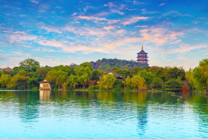 A scenic view of Hangzhou Puqingsi Shita