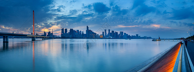 A scenic view of Hangzhou Qiantangjiang Daqiao
