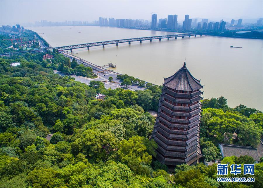 A scenic view of Hangzhou Qiantangjiang Daqiao