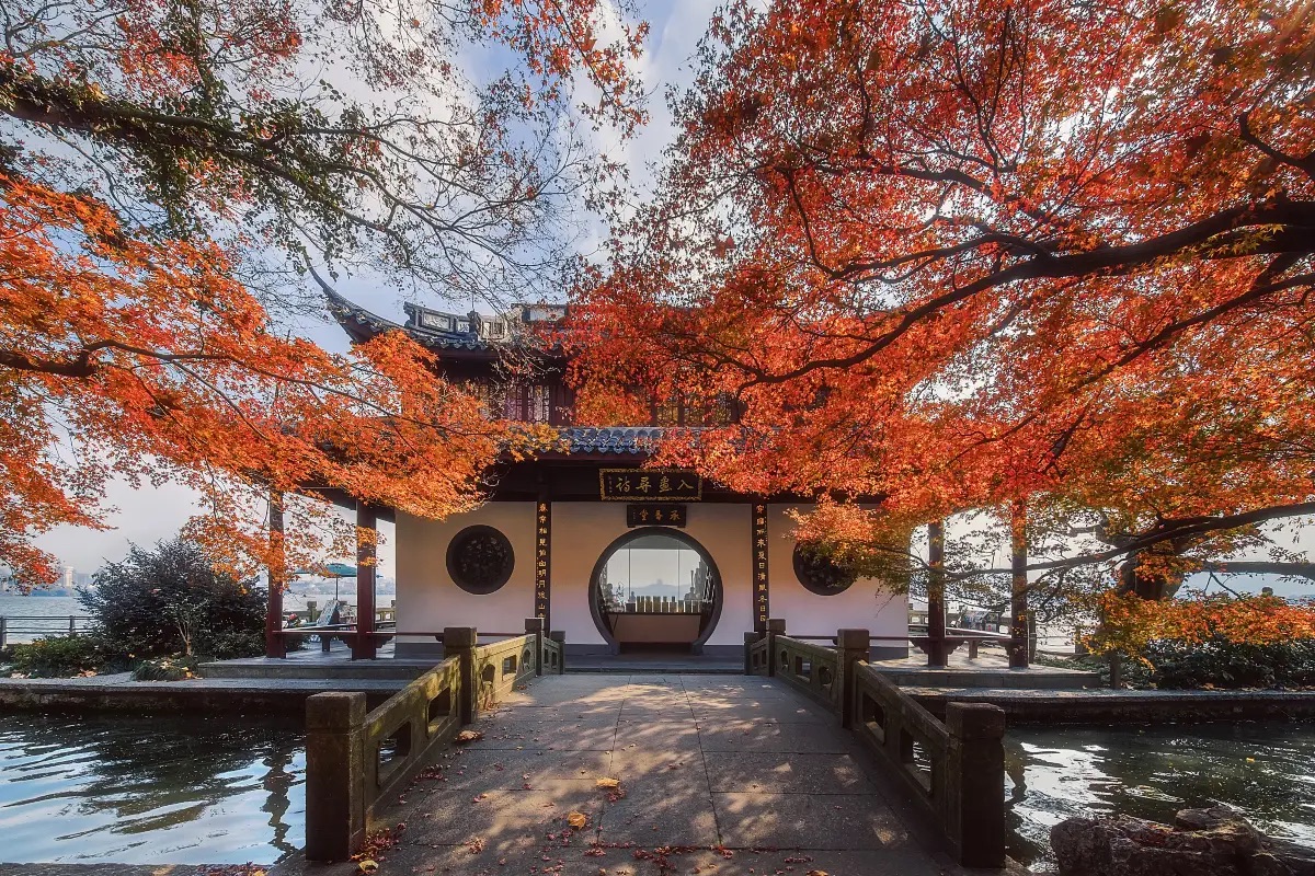 A scenic view of Hangzhou Xihu Shijing