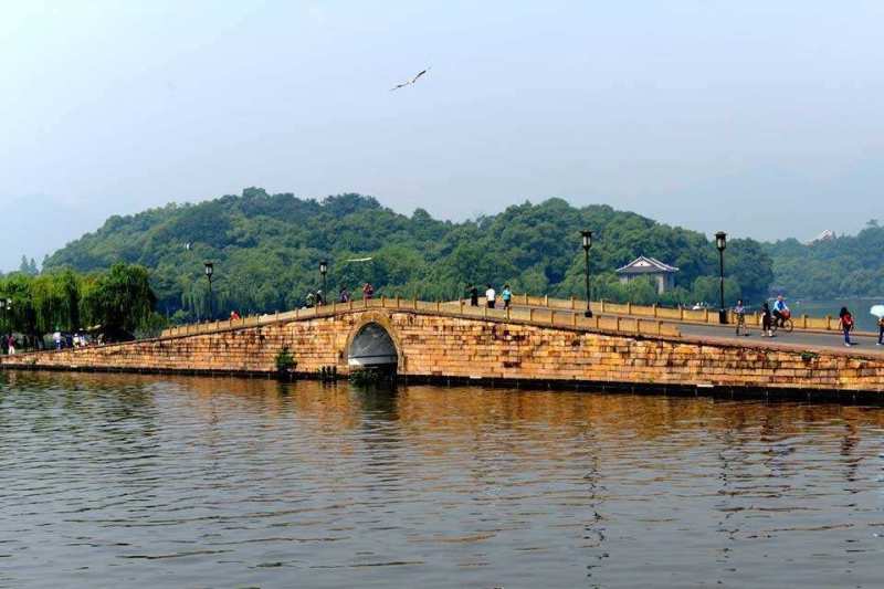 A scenic view of Hangzhou Xishanqiao